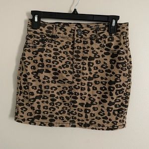 Tilly’s leopard print mini skirt